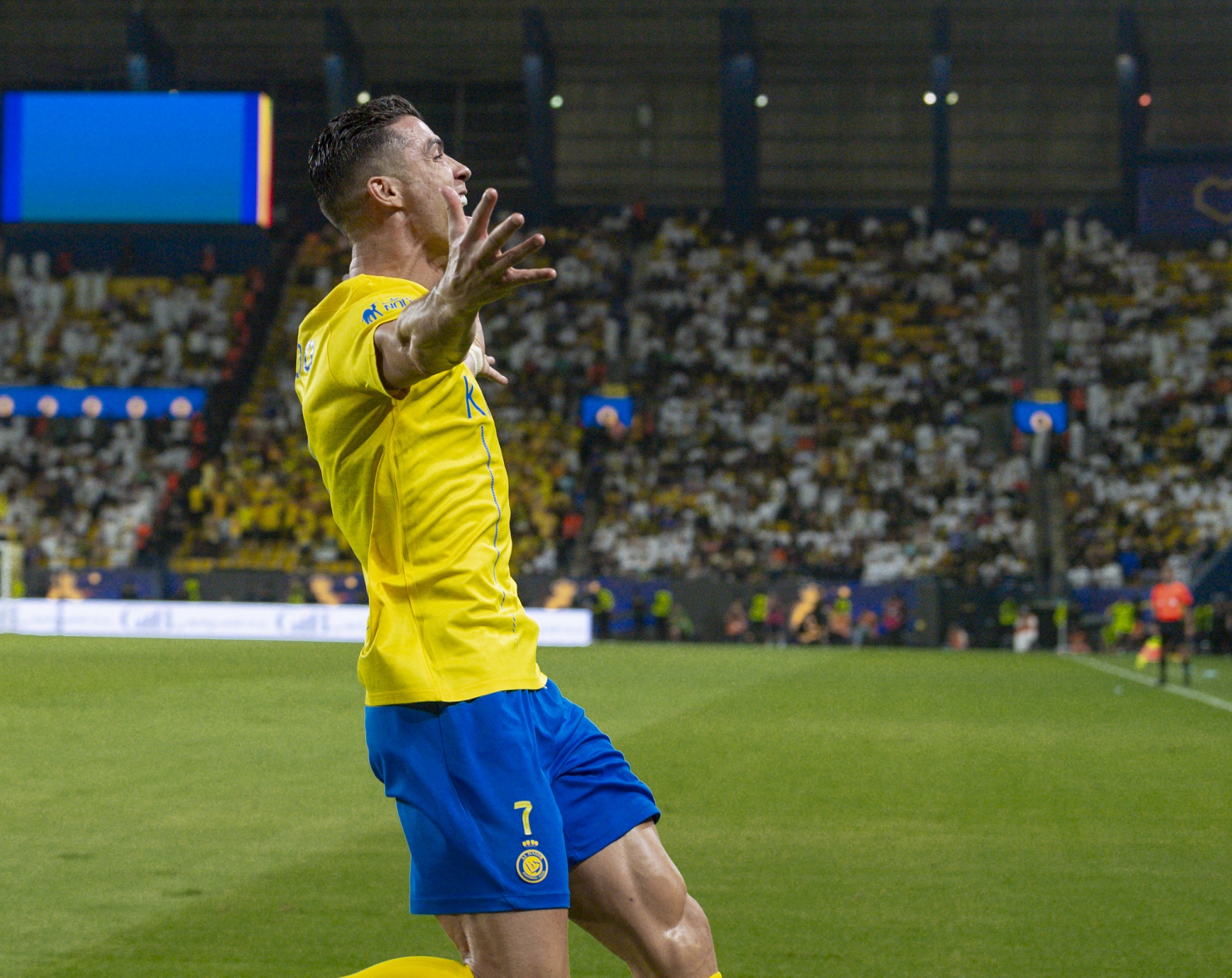 爱游戏官方入口-包含澳大利亚队观众热烈欢呼！，C罗迎来五赛季出色发挥比赛高潮迭起的词条-爱游戏官方入口